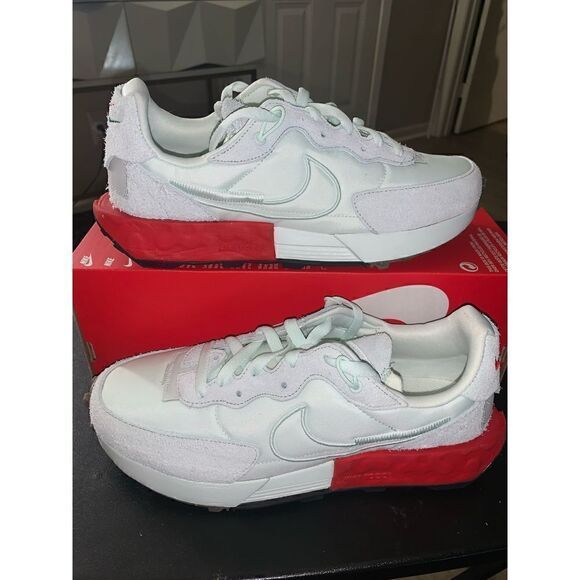 Nike Wmns Fontanka Waffle Green Grey Red Women Casual Lifestyle Shoes DC3579-300 - Picture 1 of 4